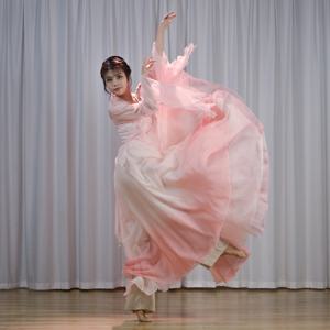 우아한 그라데이션 색상의 클래식 무용 의상 여성용 플로잉 댄스 스커트 720도 반길이 큰 헴 무대 공연 드레스