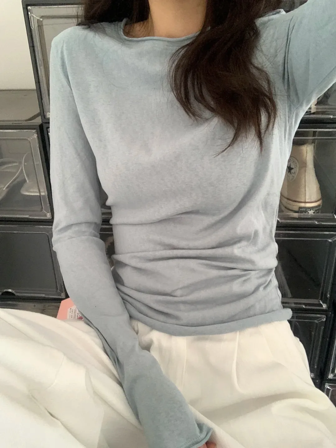 화이트 베이직 긴팔 티셔츠 여성용 얇은 롤 엣지 루즈핏 베이스 셔츠 심플 스타일 가을 패션 여성 상의