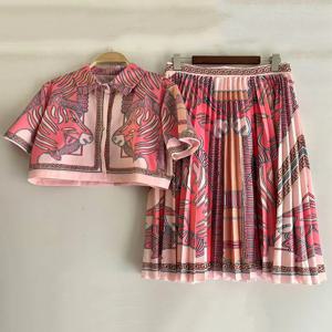 2025 여름 여성 복고풍 기하학 인쇄 옷깃 스트레이트 짧은 셔츠 투피스 세트 + 하이 웨이스트 루즈 플리츠 스커트 패션 슈트