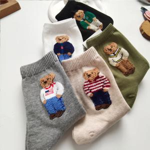 귀여운 유행 만화 곰 중반 종아리면 양말 여성용 캐주얼 스웨터 성인 여성 곰 양말 편안한 통기성 홈웨어