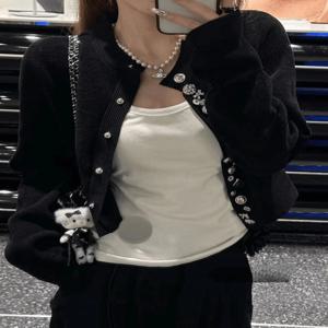 블랙 숏 오픈 가디건 코트 여성 패셔너블 개성 레이디 스타일 겨울 신상 니트 탑 프렌치 스타일 버튼 디테일