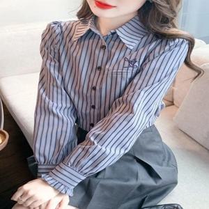 캐주얼 긴팔 폴로넥 스트라이프 셔츠 여성 패션 홍콩 스타일 2025 가을 신상 한국 버전 포켓 손수건 포함