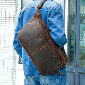 남성용 크로스바디 백팩 천연 말가죽 스포츠 아웃도어 스타일리시 하드 맨 체스트 백 스웨이드 소재 중국산