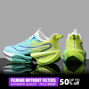 마라톤 에어 쿠션 카본 플레이트 스포츠 운동화 남성 통기성 경량 여성 편안한 미끄럼 방지 전문 스니커즈