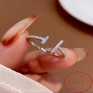 925 스털링 실버 간단한 반짝 이는 평행 길이 조정 가능한 지르콘 반지 여성을위한 약혼 럭셔리 고품질 파인 쥬얼리