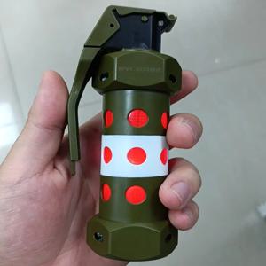 야외 캠핑 라이트 전술 M84 수류탄 더미 서바이벌 스트로브 LED 램프 모조 모델 코스프레 소품 코스프레 군사 장비