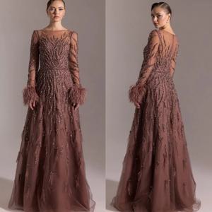 정교한 비즈 장식 깃털 맞춤형 파티 드레스 고품질 오간자 이브닝 드레스 우아한 A라인 새틴 홈커밍 드레스