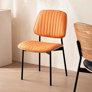 현대 이탈리아 카페 의자 단단한 나무 고급스러운 간단한 등받이 유행 카페 의자 비즈니스 책상 가구 Sedie Caffè ZY40KFY