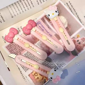 새로운 귀여운 만화 아트 나이프 Ins 미니 휴대용 개봉 및 포장 택배 핸드 계정 종이 절단 칼 소형