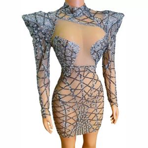 스파클링 메쉬 할로우 드레스 - 생일 파티 공연을 위한 매력적인 무대 의상 |   여성 파티 드레스를 위한 섹시한 쇼 복장