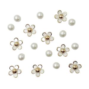 18PCS 데이지 신발 참 세트 액세서리 구멍 신발 버클 여름 진주 흰색 꽃 DIY 신발 샌들에 대 한 장식