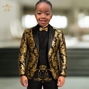 럭셔리 자카드 소년 정장 3피스 세트 블랙 골드 블레이저 조끼 바지 맞춤형 웨딩 페이지보이 프로모션 파티 어린이 턱시도