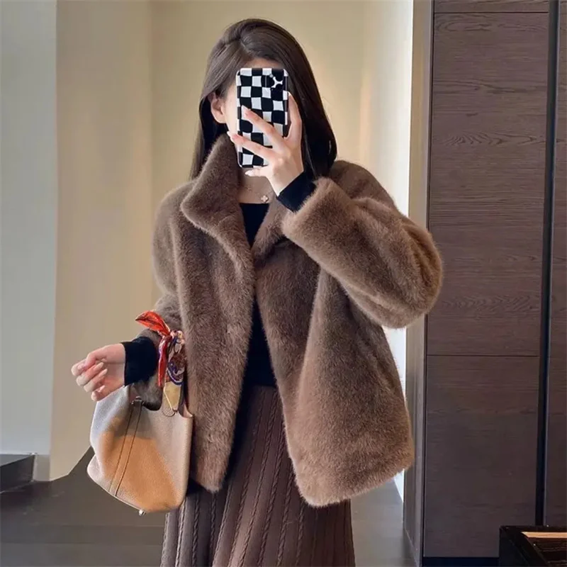 밍크 퍼 원피스 스탠드업 칼라 퍼 코트 젊은 여성용 밍크 숏 2025 겨울 솔리드 컬러 친환경 루즈 퍼 코트 여성용