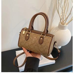 화려한 클래식 토트백 여성 캐주얼 여행 가방 인기 있는 시크하고 정교한 다용도 실용적이고 스타일리시한 트렌디한 일상 매력적인