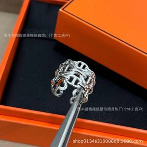 2026 유럽 및 미국 신제품 베어 바디 삼중 레이어 속이 빈 돼지코 링 오픈형 평균 사이즈 기품 있는 주얼리