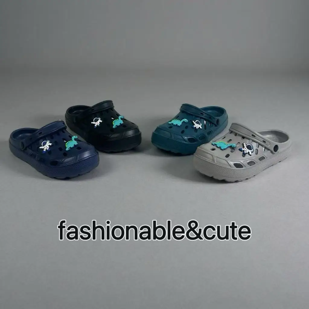 소년들을 위한 멋진 공룡 참 장식 클로그 - 해변 수영장 파티를 위한 가볍고 통기성이 뛰어난 어린이용 워터 슈즈