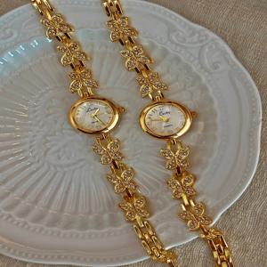 1개의 프랑스 금장식이 박힌 눈부신 라인스톤 나비 모양 여성용 시계, 정교하고 우아하며 독특하고 패셔너블하며 고급스럽고 빈티지한 여성용 팔찌 스타일 쿼츠 시계, 일상 착용, 파티, 휴일 장식, 손목 장식, 생일 또는 휴일 선물에 적합