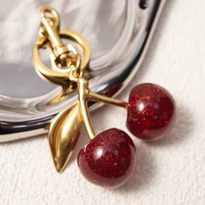 패션 체리 참 펜던트 키체인 레드 크리스탈 과일 디자인 여성 가방 액세서리 소녀들을 위한 달콤한 선물