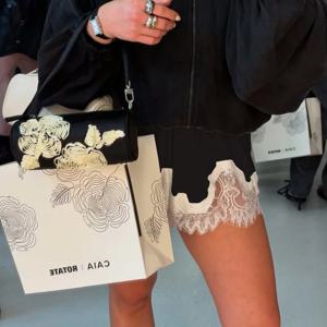 여성용 새틴 실크 박서 반바지 Y2K 레이스 트림 마이크로 미니 파자마 반바지 로우라이즈 라운지 슬립 파자마 하의 스트리트웨어