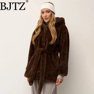 BJTZ 기품 있는 오피스 레이디 후드 디자인 인조 모피 여성용 2025 트렌드 신상 레이스업 타이웨이스트 따뜻한 겨울 재킷