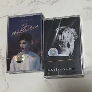 트로이 시반 블루 네이버드후드 블룸 뮤직 카세트 새 상품 미개봉 가사책 포함 컬렉터즈 에디션