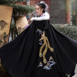 동양 고대 검은 Hanfu 망토 여성 중국 스타일 공주 의상 여성 가을 ​​겨울 따뜻한 자수 후드 케이프 코트