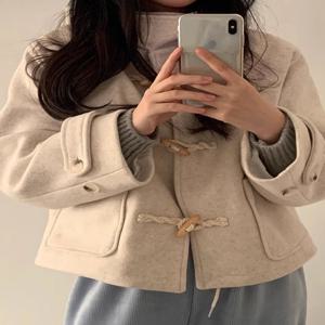 시크한 짧은 여성용 모직 코트 가을 겨울 버튼업 모자 디자인 한국 스타일 통근용 퓨어 컬러 긴팔 스트레이트 컷