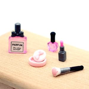 1 세트 1:12 인형 집 미니어처 화장품 립스틱 프레스드 파우더 향수 메이크업 브러쉬 모델 인형 메이크업 장식 액세서리 완구