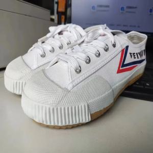 쿵푸 신발 남성 신발 여성용 무술 태극권 태권도 무술 가라데 신발 스포츠 훈련 커플 스니커즈 플러스 사이즈