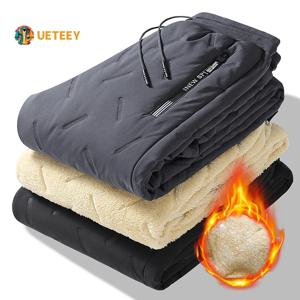 UETEEY 겨울 양털 바지 남성 Lambswool Thicken Warm 방수 바지 남성 캐주얼 캐주얼 Thermal Man Joggers Sweatpants 2024