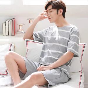 남성 여름 잠옷 Homewear 반팔 반바지 세트 십대 학생 만화 줄무늬 여름 캐주얼 잠옷 Homewear 세트