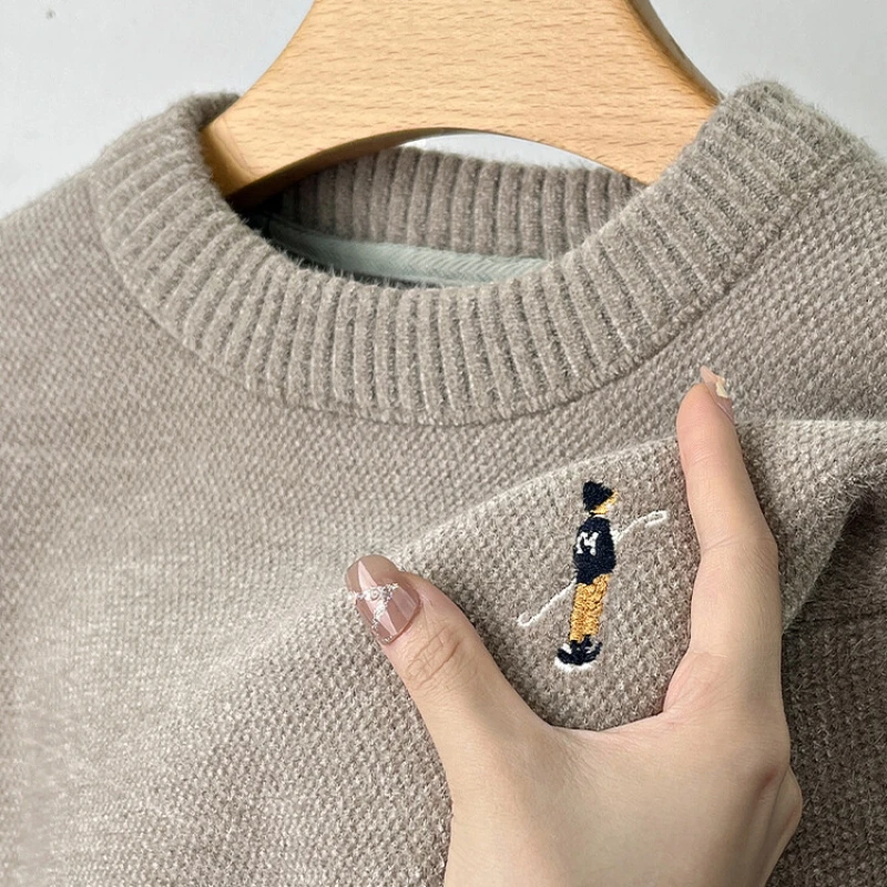 高級ラグジュアリー2024秋冬ファッショントレンド新型丸首純色精美刺繍メンズセーター高級感カジュアル暖かく厚手のニットセーター