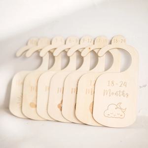 아기 옷장 칸막이 나무 0 ~ 24개월 카드 아기 연령별 옷장 정리함 의류 보관 솔루션 유아 선물