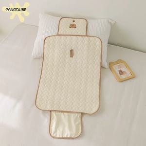 PANGDUBE 접이식 기저귀 교환 패드 방수 휴대용 아기 교환 매트 안전 스트랩 포함 여행용 기저귀 매트리스 보관 가방