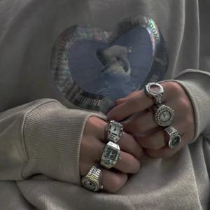 재고 있음 남녀 공용 시계, 커플용으로 다용도, 심플하고 패셔너블하며 레트로하고 창의적인 손가락 반지 시계 장식 선물