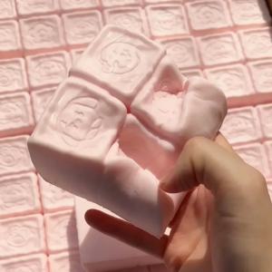 스퀴시 딸기 큐브 스퀴즈 장난감 느린 반동 부드러운 스트레스 해소 감각 장난감 불안 완화 스퀴즈 장난감 성인용