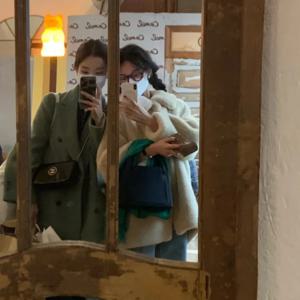 Mone2025 겨울 화이트 베어 루즈 칼라 친환경 모피 코트 여성 따뜻한 두꺼운 긴 소매 퓨어 컬러 세련된 코트