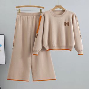 캐주얼 스포츠 세트 여성 봄, 가을 자수 니트 스웨터와 문자 및 하이 웨이스트 슬림 바지 투피스 세트