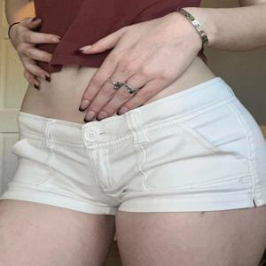 Y2K 여성 니트 화이트 반바지 포켓 섹시 로우라이즈 스키니 슈퍼 숏 팬츠 스트릿웨어 캐주얼 여름 시크 베이직 반바지 시크