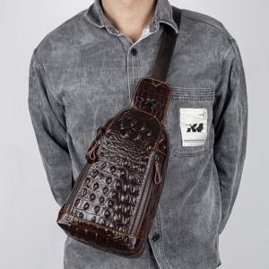 캐주얼 남성용 가슴 가방 대용량 가죽 싱글 숄더 크로스백 패셔너블한 악어 무늬 레저 토트백