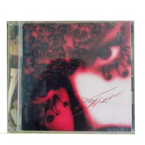 CD 라르 앙 시엘 트루 시각 시스템의 핵심 락 + 얼터너티브 락은 '청소년, 외로움, 혼란'을 중심으로 한다