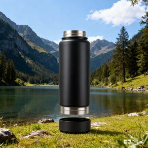 하단에 독립적인 안전 상자가 있는 스테인리스 스틸 물병으로 안전한 보관을 위한 은닉 금고