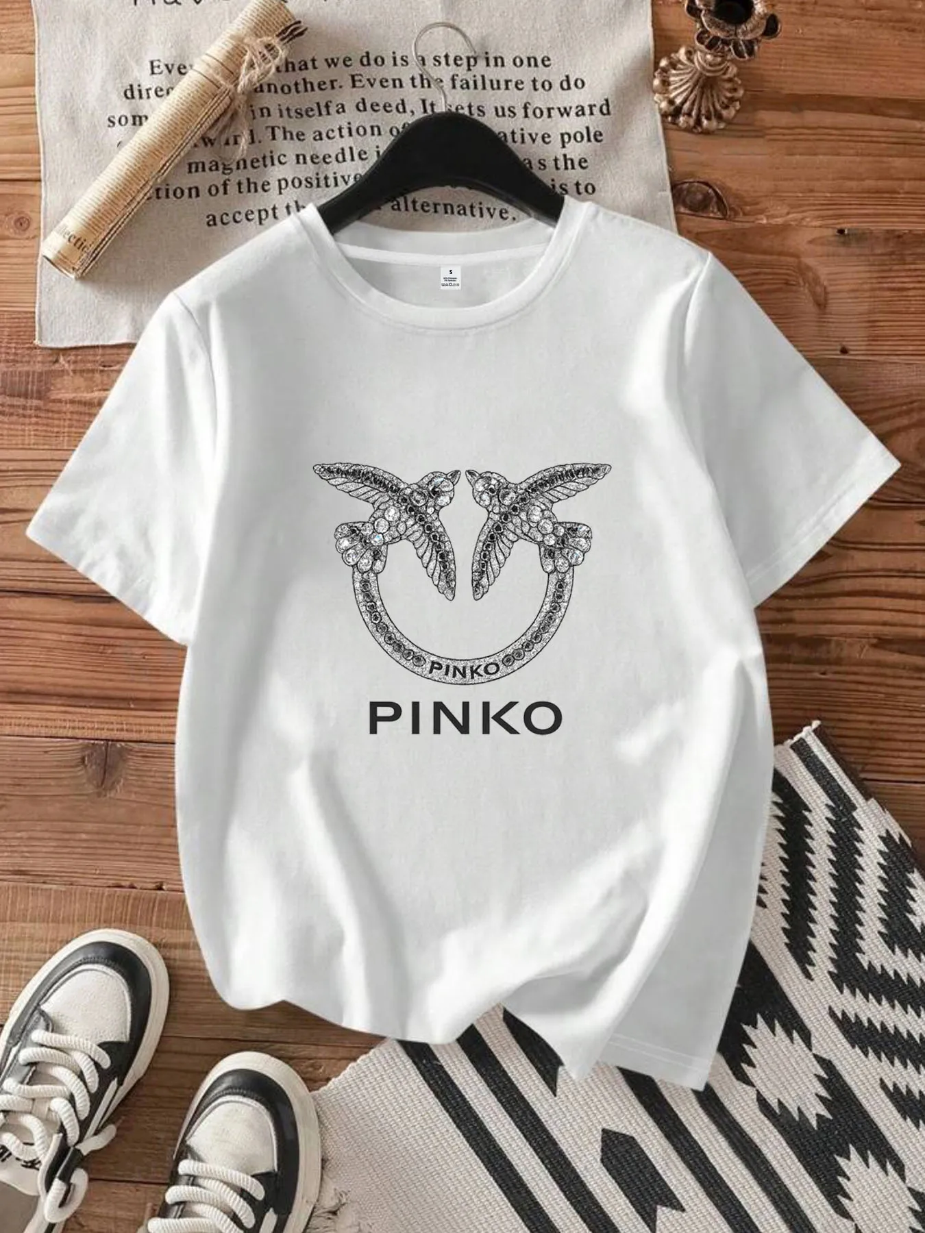 【12081】만화 패턴 크루넥 여성 티셔츠 반팔 패션 프린트 반소매 탑 스트레치 티셔츠