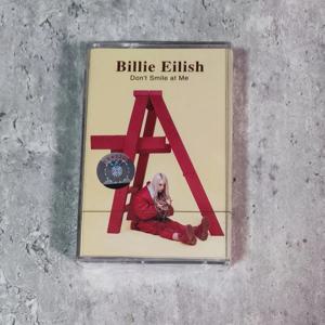 빌리 아일리시 스페셜 에디션 오렌지 컬러 카세트 음악 테이프 새 상품 미개봉 가사책 포함 수집가용