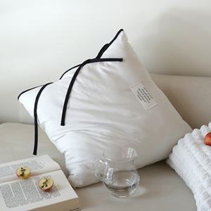 화이트 스트링 리본 쿠션커버 (50x50)