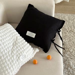 블랙 스트링 리본 쿠션커버 (50x50)