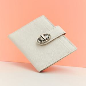 [AUBE] 아이보리 가죽 오브 장식 베루형 지갑 JAWA5F014