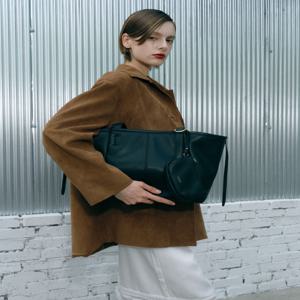 블랙 가죽 블룸 쇼퍼백 L[14인치노트북수납]JABA5F701