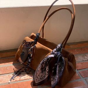 [브리치]  / 스웨이드 앤 소가죽 브레드 숄더백 (2color)