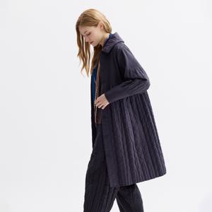 [최초가 278000원] 시그니처 커브 라인 퀼팅 롱 코트_EPJKW225080